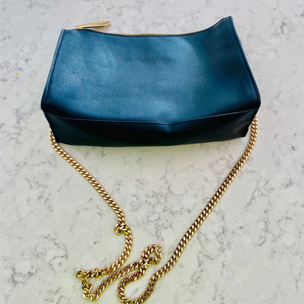 Crossbody - Picture 2 of 3
